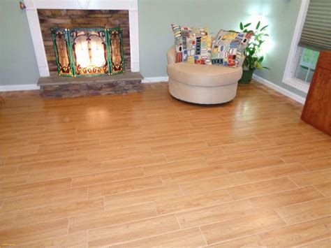 All of our waterproof hardwood flooring collections provide resistance to moisture, pet stains and routine water spills. 21 Fabulous Waterproof Engineered Hardwood Flooring in 2020 | Hardwood floors, Wood laminate ...