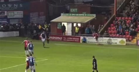 Pie Sports Booze 🔞 Parody On Twitter Throwback To When A Pitch Invader Scored A Last Minute