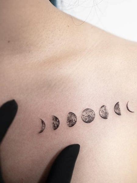20 Tatouages De Lune Inoubliables Pour Les Femmes En 2021 Mefics