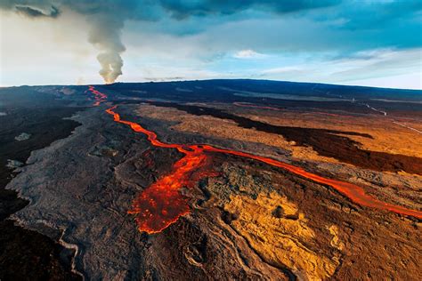 Visitors Flock To Hawaiian Volcano To See Glowing Lava Flows News24