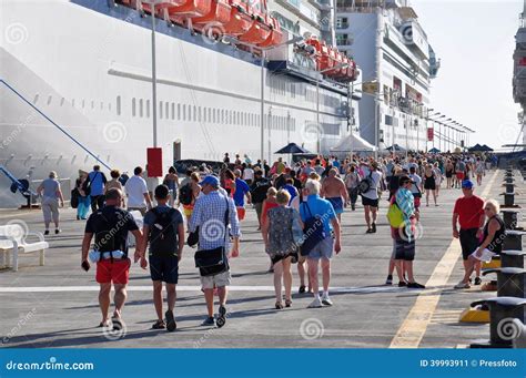 Cruise Passengers Editorial Photo Image Of Busy Norwegian 39993911