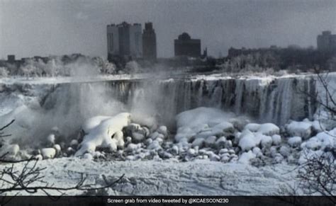 Blizzard Of The Century In Us Turns Niagara Falls Into Winter Wonderland