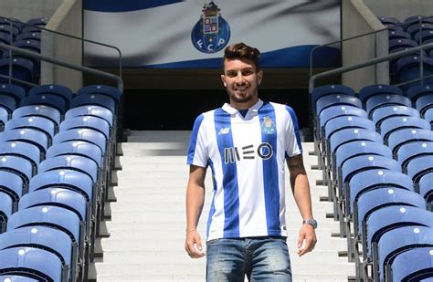 The fcporto sad is listed in the porto canal is a television channel owned and operated by porto, which broadcasts generalist, regional. FC Porto oficializa Alex Telles até 2021 | Futebol | PÚBLICO