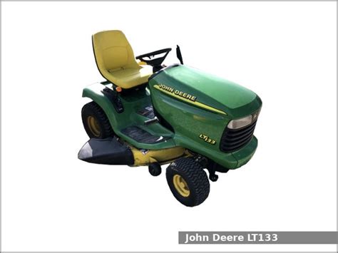 John Deere Lt133 Lawn Tractor Review And Specs Tractor Specs