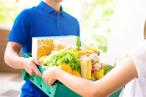 The 4 Best Grocery Delivery Services To Save Time And Money Delivery Groceries Organic Food