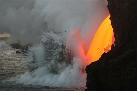 Lava Waterfall The Latest In Hawaiian Volcanos 30 Year Show Discover