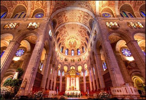 La relique se trouve dans une châsse offerte par m gr le senne en 1929. Sainte-Anne-De-Beaupre shrine: Basilica with miraculous ...