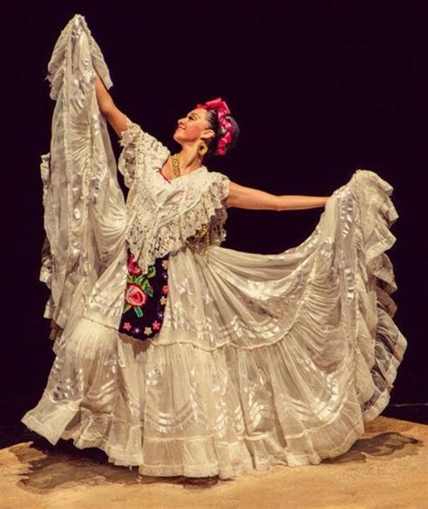 Traditional Jarocha Dancer Con Imágenes Vestidos Tipicos De Mexico