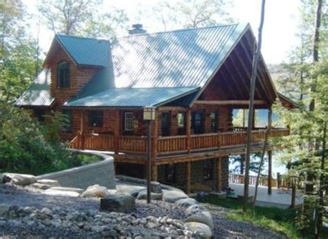 The cabin has a queen bed in the upstairs bedroom and a pull out futon downstairs. Luxury Log Cabin in the Woods on Skaneateles... - HomeAway ...