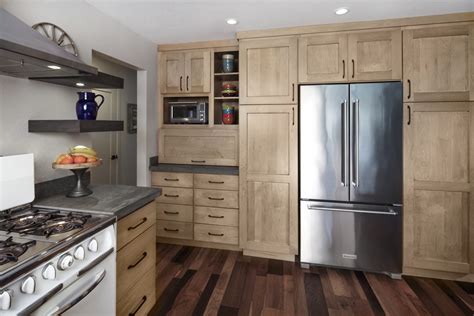 Shop rta and assembled we think buying kitchen cabinets online should be easy. Natural Custom Kitchen Cabinets - Crystal Cabinets