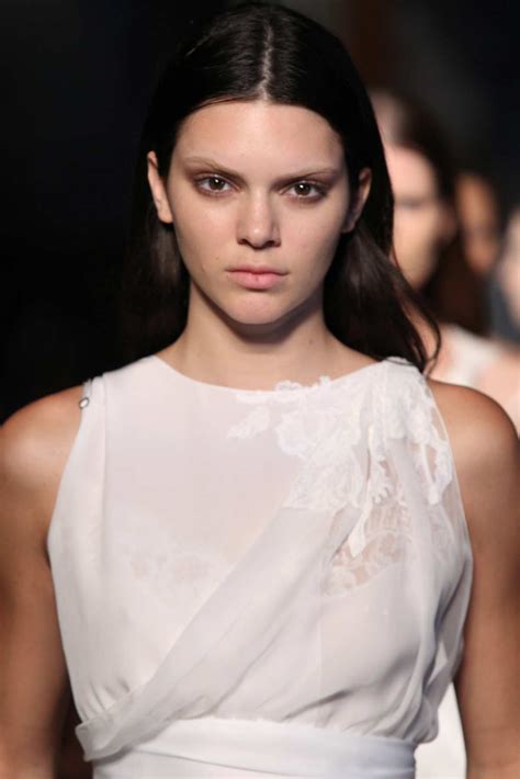 Kendall Jenner Is Unrecognisable With Bleached Brows On The Givenchy Ss16 Nyfw Runway