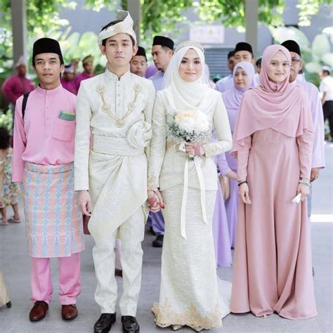 13 Inspirasi Gaun Pengantin Melayu Untukmu Yang Berhijab Sederhana