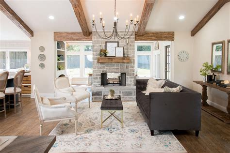 Fixer Upper Living Rooms With Fireplaces 25 Joanna Gaines Inspired