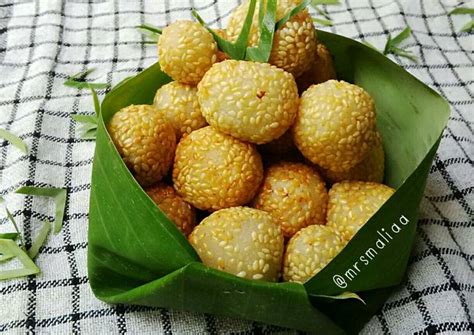 Tiriskan dan kukus sampai empuk dan matang, kemudian haluskan. Resep Onde Onde isi Kacang Hijau (pemula) oleh Mrsmalia ...