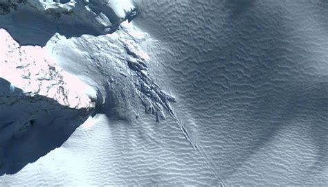 Alien Hunters Are Convinced Theres A Crash Landed Spaceship In Antarctic
