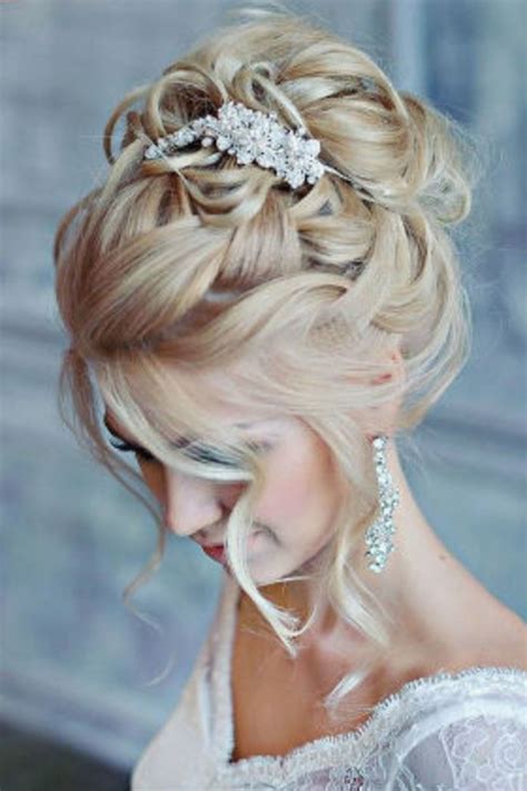 coiffure mariage chignon haut  Coiffure simple et facile