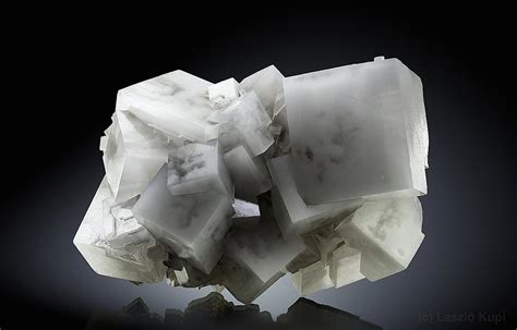 Halite Rock Salt Mineral Properties Photos And Occurence