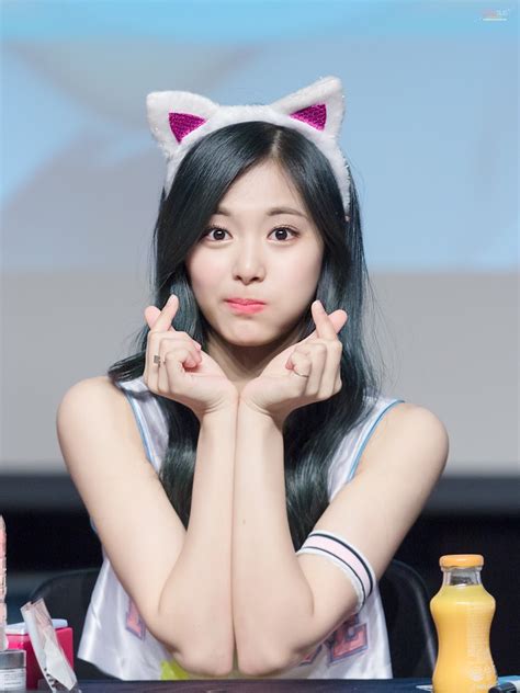20 Times Twices Tzuyu Looked Way Too Adorable In Fansign Headbands