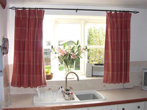 La colección de cortinas de cocina de cortinarte cortinas venecianas, un clásico de la decoración y de las ventanas. 6 Kitchen Curtain Ideas - MessageNote