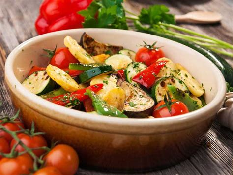 Weitere vorschläge zu „gemüsepfanne mit auberginen, zucchini und tomaten. Vegetarische Gemüse Pfanne - lowcarbrezepte.org