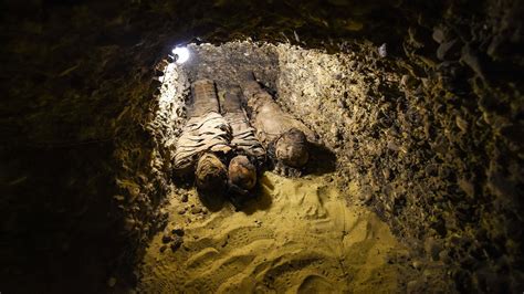 Sophia lillis, alice krige, jessica de … Egypt Unveils Dozens of Newly Discovered Mummies - The New ...