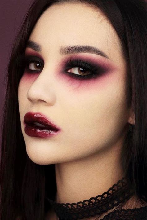 42 Glam And Sexy Vampire Makeup Ideas 2020