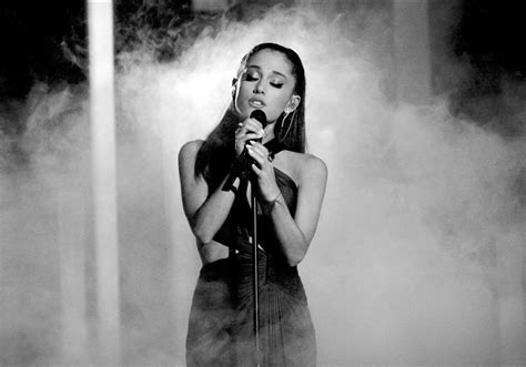 Ariana Grande One Last Time Wallpapers Wallpaper Cave