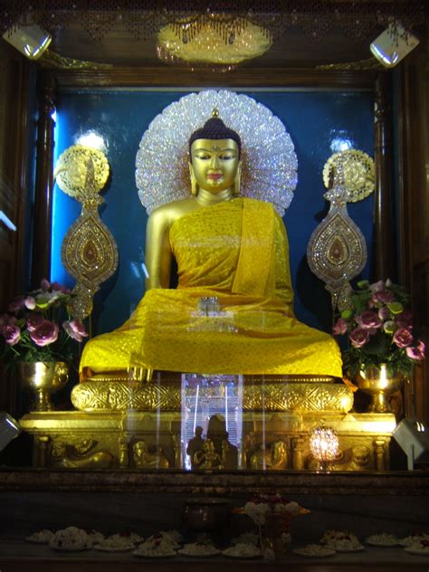 Файл Buddha Bodh Gaya Википедия