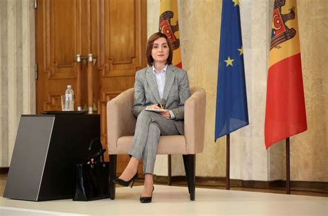 See more of maia sandu on facebook. La presidenta electa de Moldavia reclama la retirada de ...