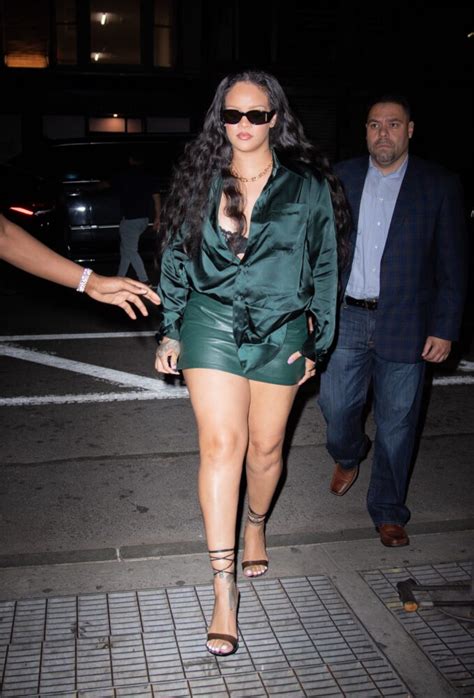 Rihanna Shows Sexy Legs And Boobs Out In New York Hot Celebs Home