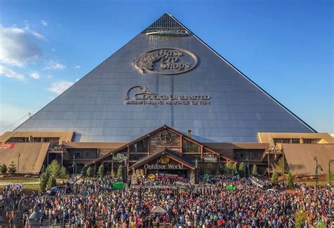 Bass Pro Is Moving Ahead With Cabelas Purchase Sporting