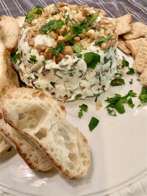 Spread goat cheese on toasted bread. Bruschetta Cheese Ball Mix / Amazon Com Wind Willow All American Savory Cheeseball And Dip Mix ...