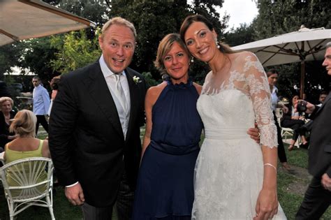 He is a director of edizione (the benetton family holding company). Rudi Belcastro, stregato dalla "fatina" Valentina Colucci ...