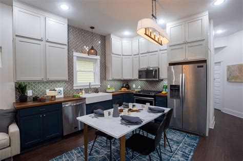 Applying The Small Kitchen And Dining Room Combo In Your