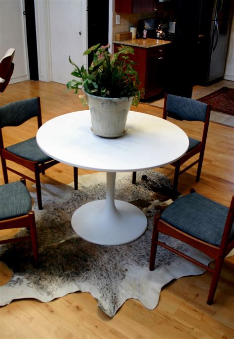 Dining Table: Area Rug For Under Dining Table