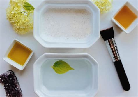 A Simple All Natural Technique For Cleaning Your Makeup Brushes