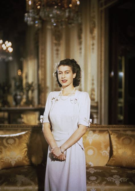 Hrm queen elizabeth ii got born on 21st of april, back in 1926. Younger Photos Of Queen Elizabeth Ii - Lavis