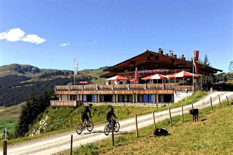 Chalets in saalbach hinterglemm to rent including ski apartments, catered chalets and luxury ski accommodation. Bergstadl | in Saalbach Hinterglemm