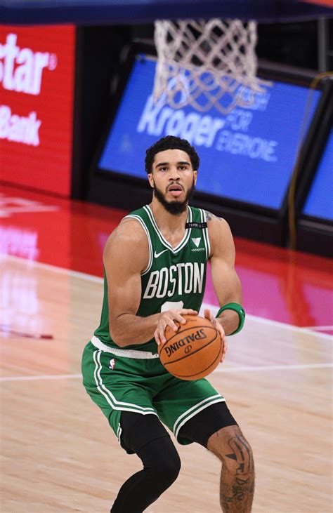Jayson tatum returned to the celtics bench in the closing moments of boston's game 2 loss to the brooklyn nets after suffering a right eye injury. Jayson Tatum 2021: Net Worth, Salary & Endorsements