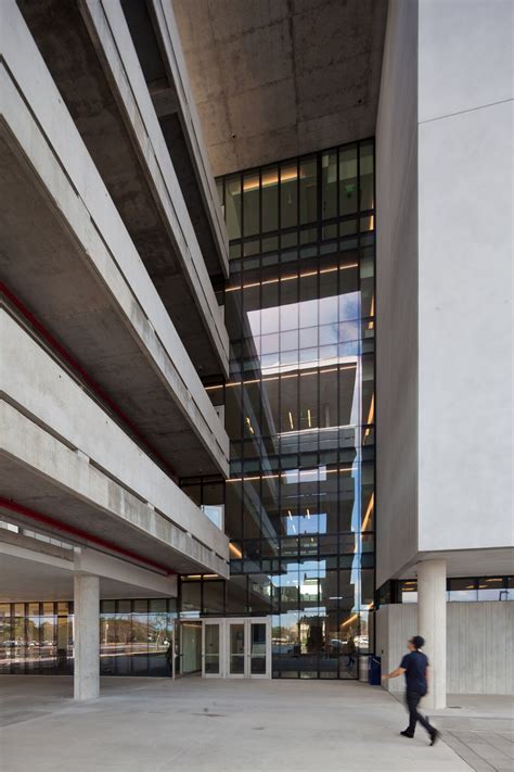 Miami dade college (miami dade, mdc or dade) is a public college in miami, florida. Galería de Miami-Dade College Kendall Campus / Perkins ...