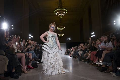 New York Fashion Week Madeline Stuart La Primera Modelo Con Síndrome