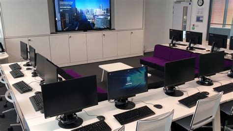 A Contemporary Computer Room in 2020 | Computer room, Room, Computer