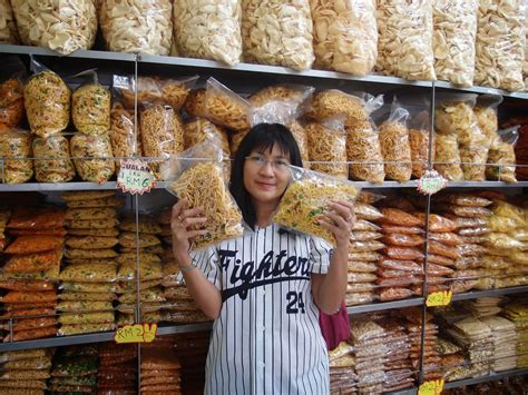 In malaysia, the most famous kacang putih is manufactured and distributed mainly from a place named kampung kacang putih in ipoh. Xing Fu: KACANG PUTIH