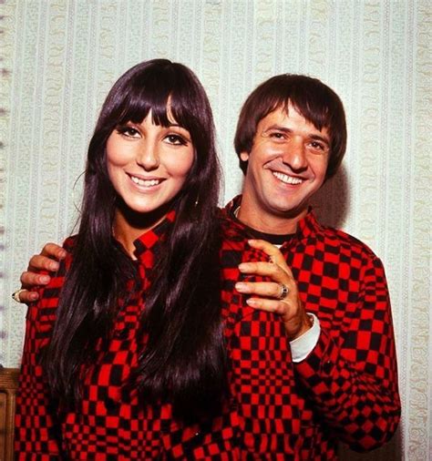 Sonny And Cher 30 Lovely Photos Of American Singer Couple In The 1960s