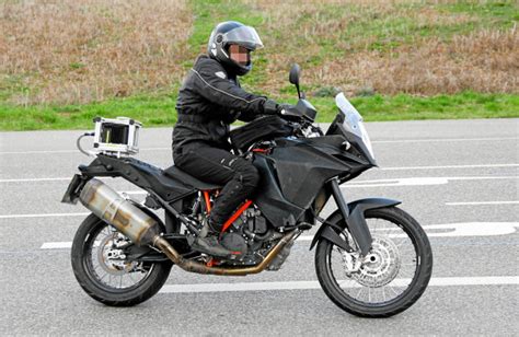 Looking at the spec sheet for the 1190r the bike sits at the bigger end of the adventure bike spectrum specifications. 2013 KTM 1190 R Adventure | Preview - way2speed