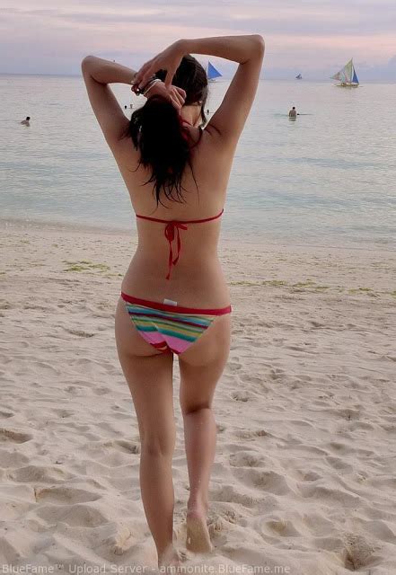 Bugil Cewek Cantik Pamer Body Di Pantai