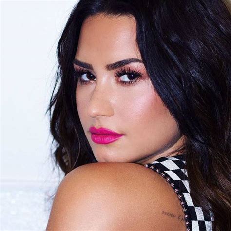 Demi Lovato Has Leaked Nudes With Wilmer Valderrama The Blemish