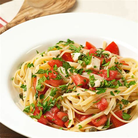 Pasta With Fresh Tomatoes And Herbs Recipe Fresh Tomato Pasta