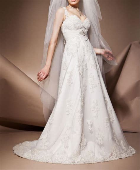 Plus size bridal lace long sleeve midi dress in white. Petite Wedding Dresses: Top 5 Choices for Short Brides