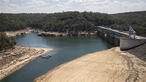 Nsw Drought Sydneys Worst Water Wasters In Wealthy Suburbs The